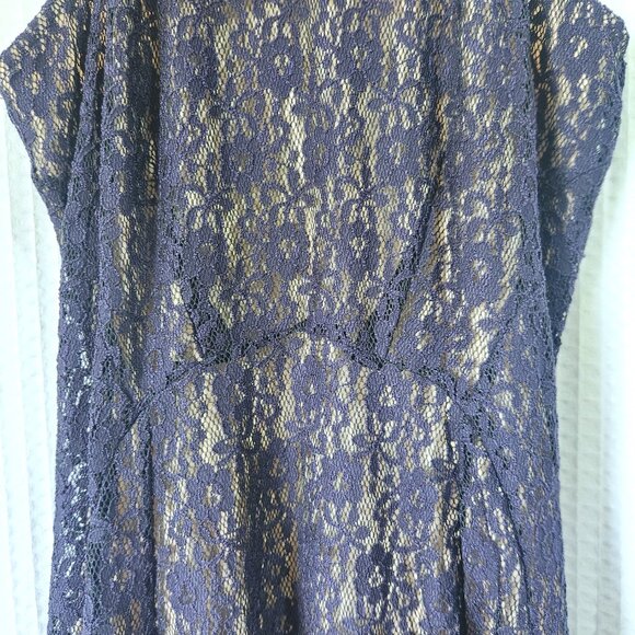 Bleuh ciel Dress Womens Size Medium Navy Lace Overlay Beige Shell VG Condition - Picture 4 of 8